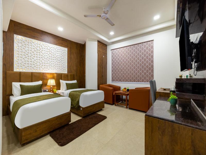 Capital O 444 Hotel Venus image
