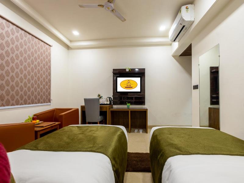 Capital O 444 Hotel Venus image