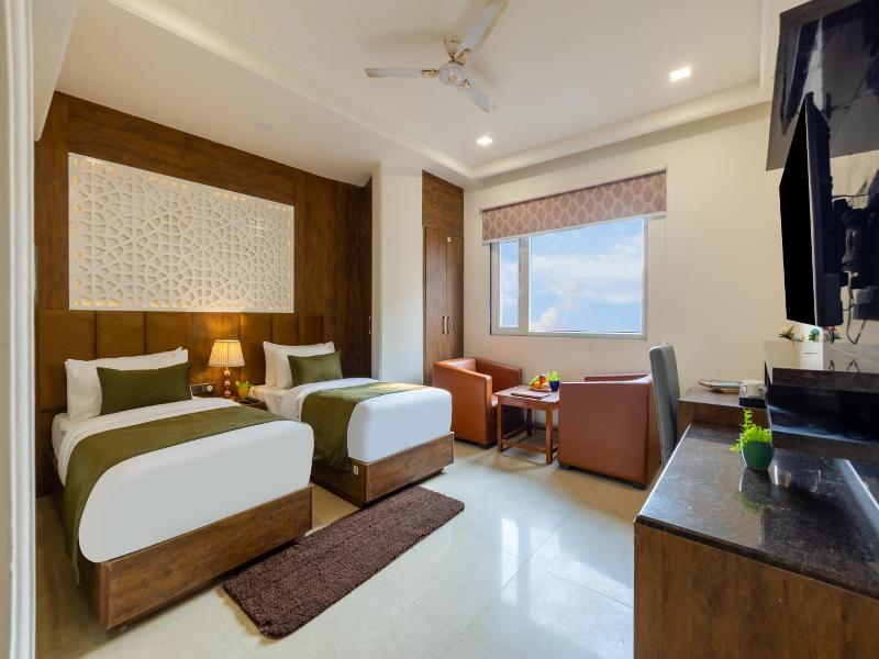 Capital O 444 Hotel Venus image