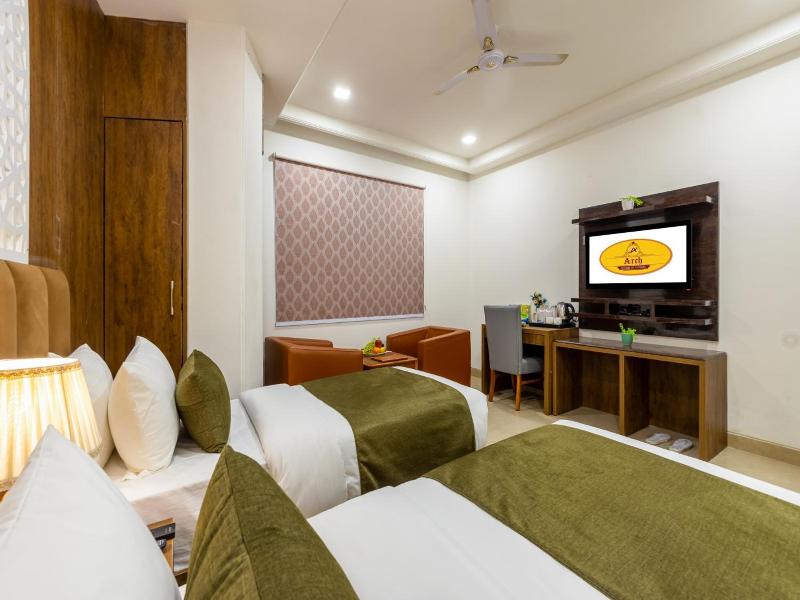 Capital O 444 Hotel Venus image
