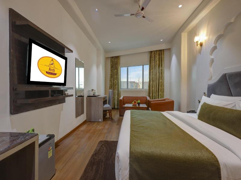 Capital O 444 Hotel Venus image
