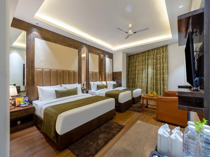 Capital O 444 Hotel Venus image
