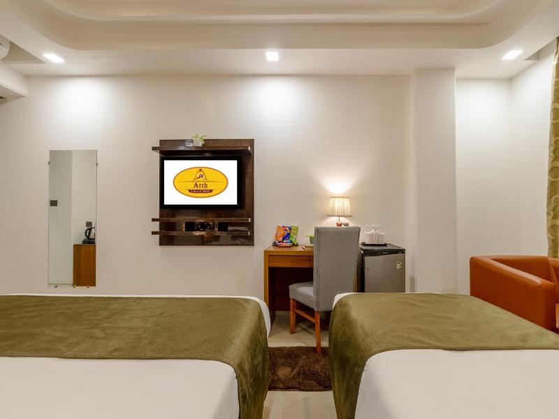 Capital O 444 Hotel Venus image