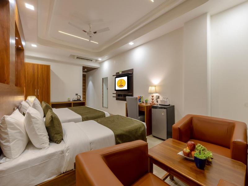 Capital O 444 Hotel Venus image