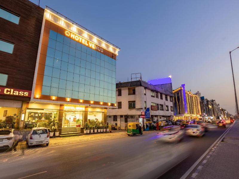 Capital O 444 Hotel Venus image