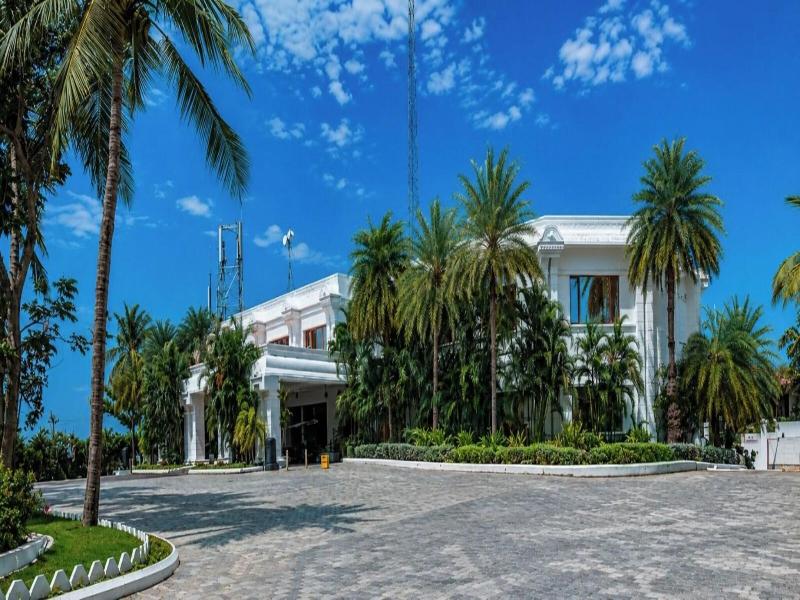 Chariot Beach Resort image
