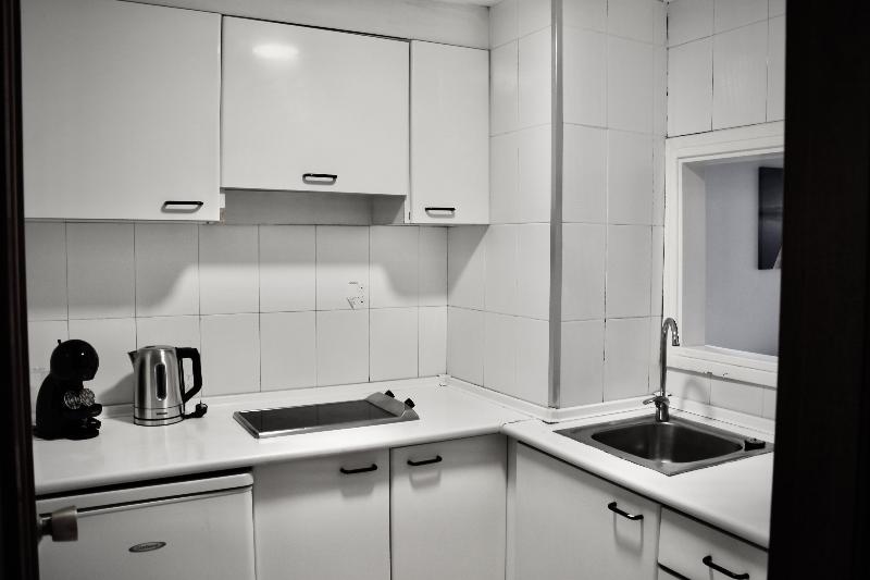 Luxmar Apartments by MC image