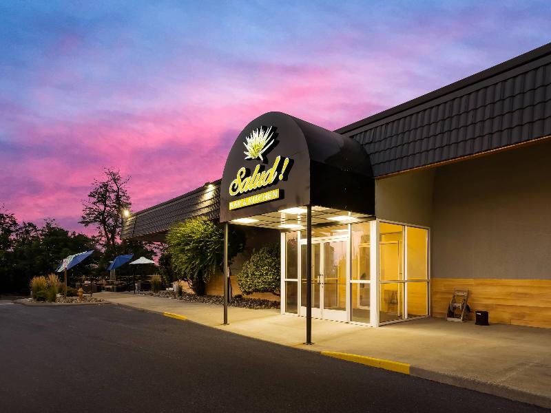 Richland Riverfront Hotel, Ascend Hotel Collection image
