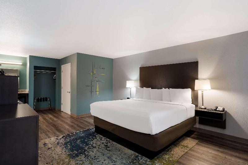 Richland Riverfront Hotel, Ascend Hotel Collection image
