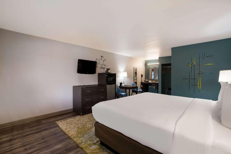 Richland Riverfront Hotel, Ascend Hotel Collection image