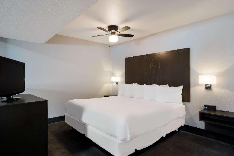 Richland Riverfront Hotel, Ascend Hotel Collection image
