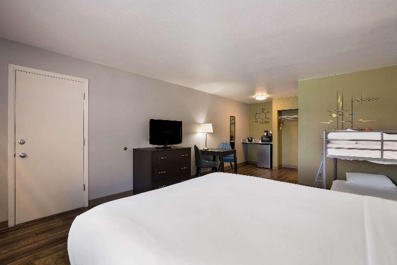 Richland Riverfront Hotel, Ascend Hotel Collection image