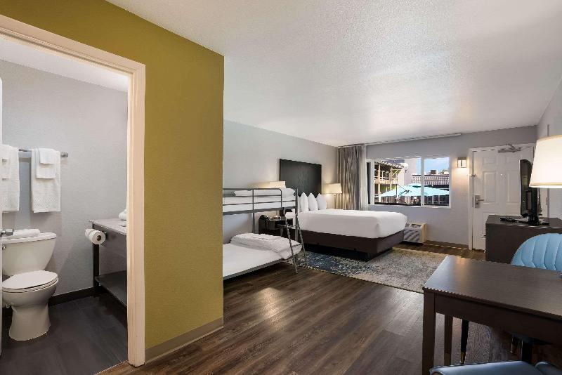 Richland Riverfront Hotel, Ascend Hotel Collection image