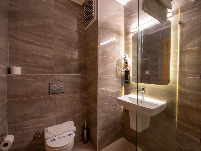Fifty5 Suite Hotel image