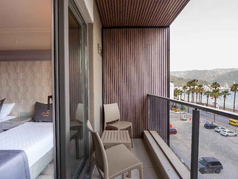 Fifty5 Suite Hotel image