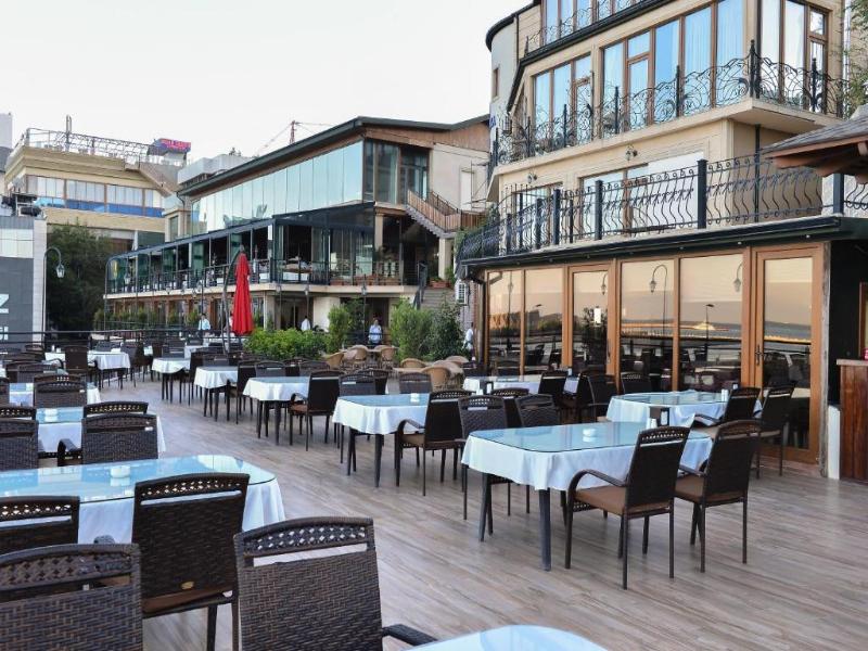 Riviera Hotel image