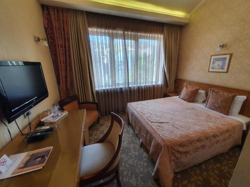 Riviera Hotel image