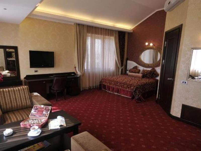 Riviera Hotel image