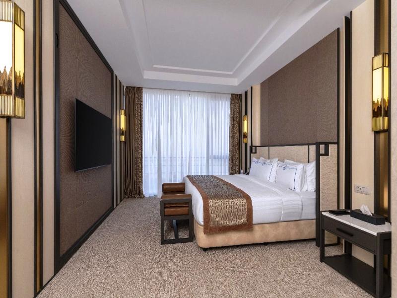 Riviera Hotel image