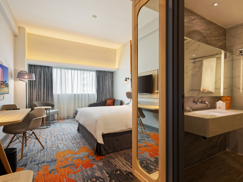 room detail thumbnail 2