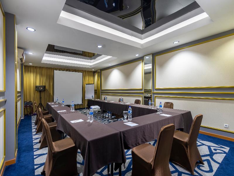 Blue Sky Hotel Pandurata Cikini image 3