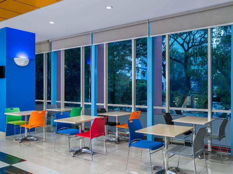 Ibis Budget Jakarta Cikini image