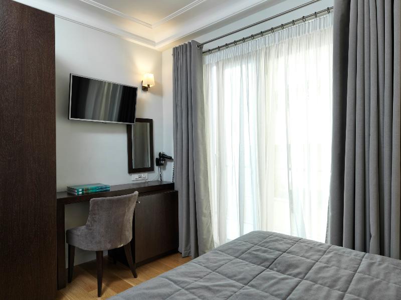 Bed room