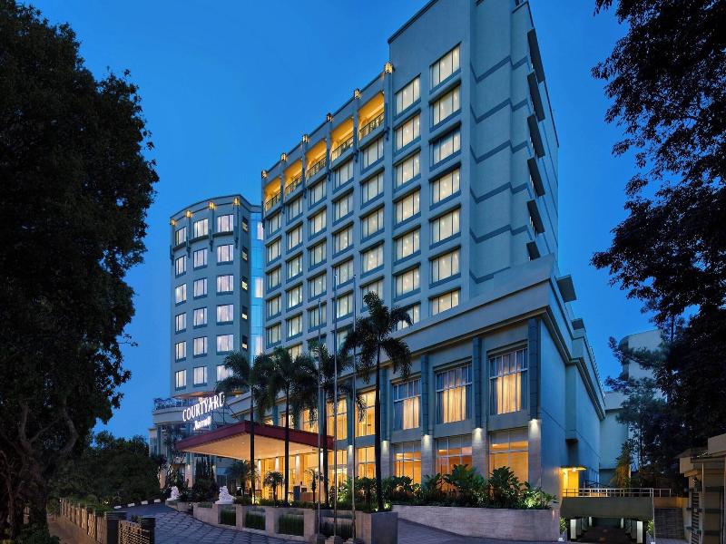 Courtyard Bandung Dago