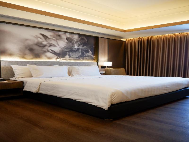 Orchardz Jayakarta Hotel image