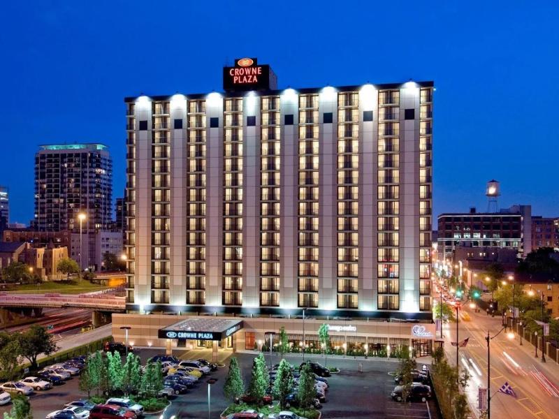 Crowne Plaza Chicago West Loop image