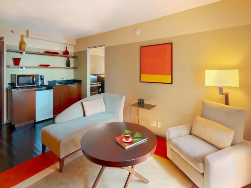 Crowne Plaza Chicago West Loop image