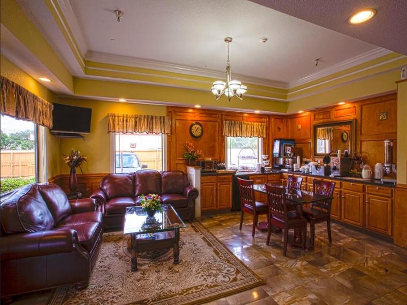 Downtowner Inn and Suites - Houston image