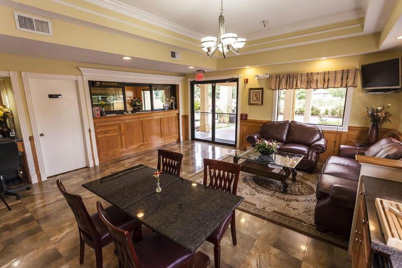 Howard Johnson Suites Hobby Airport image