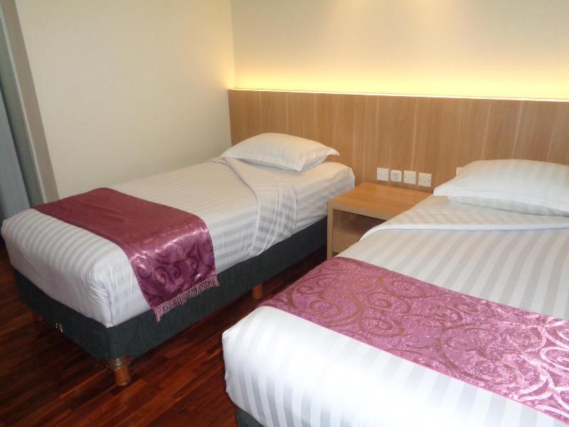 Puri Darmo Hotel and Serviced Residence Surabaya image