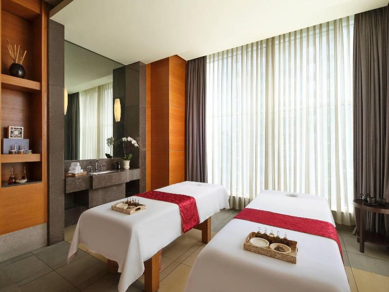 The Ritz-Carlton Jakarta, Pacific Place image