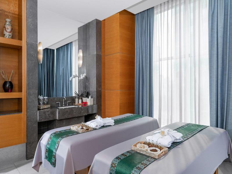 The Ritz-Carlton Jakarta, Pacific Place image