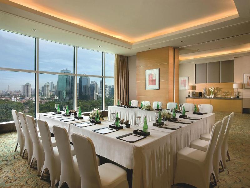 The Ritz-Carlton Jakarta, Pacific Place image