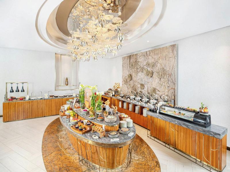 The Ritz-Carlton Jakarta, Pacific Place image