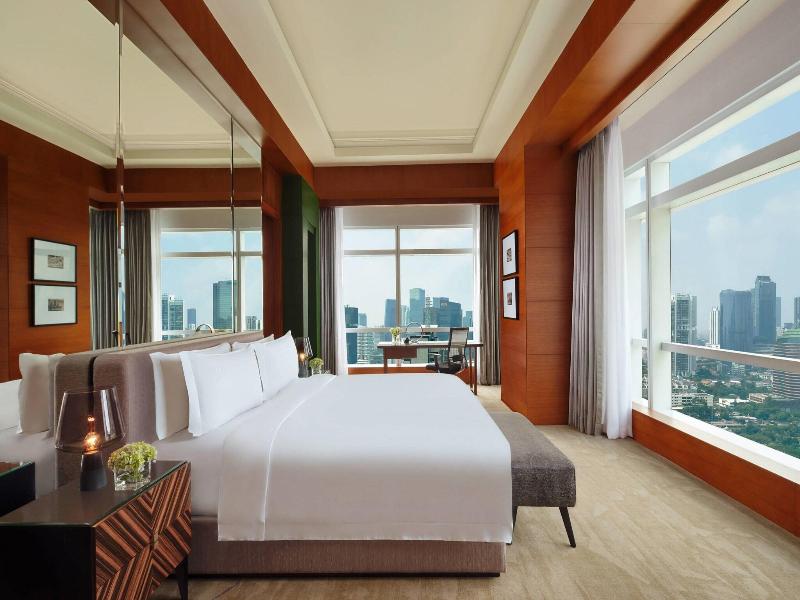 The Ritz-Carlton Jakarta, Pacific Place image