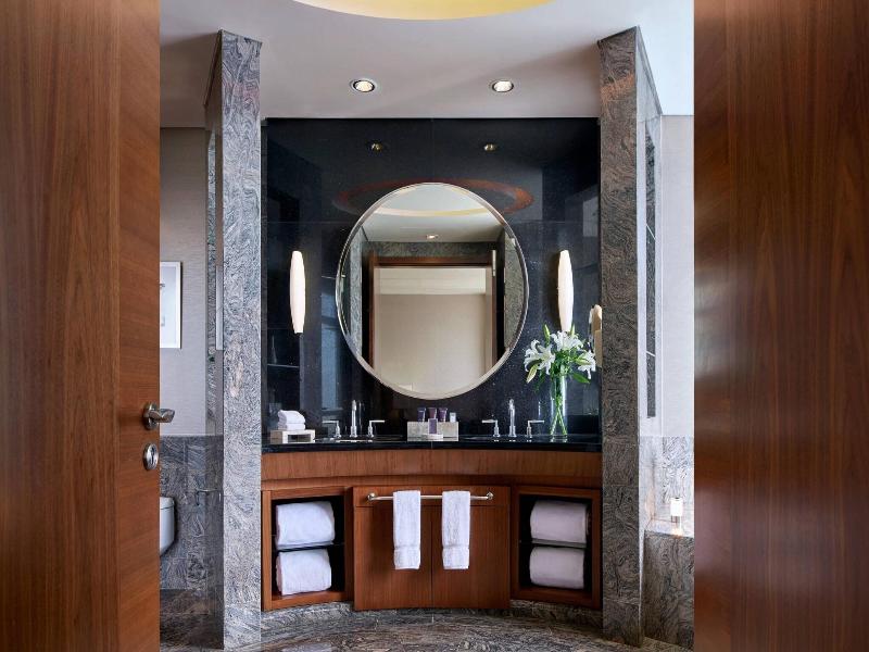 The Ritz-Carlton Jakarta, Pacific Place image