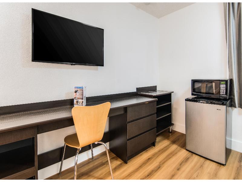 Motel 6 Addison, TX - Dallas image