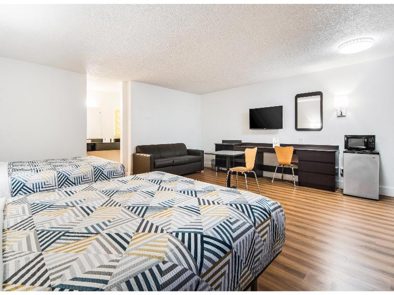 Motel 6 Addison, TX - Dallas image