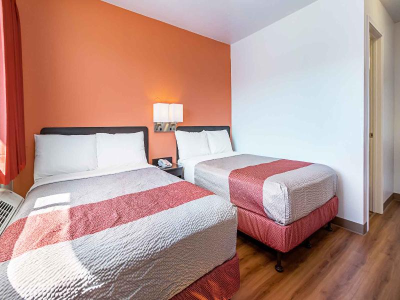 QUADRUPLE TWO DOUBLE BEDS