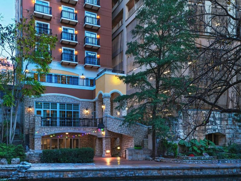 Courtyard San Antonio Riverwalk image
