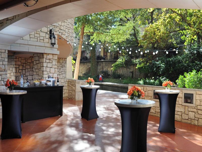 Courtyard San Antonio Riverwalk image