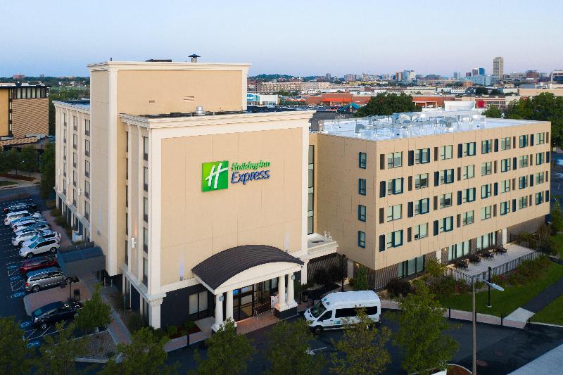 Holiday Inn Express Boston