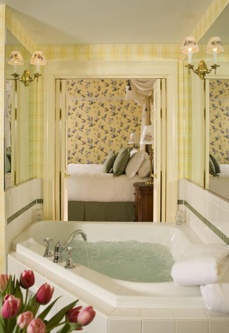 Manor On Golden Pond image