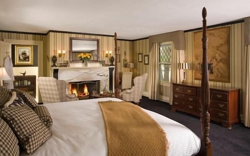 Manor On Golden Pond image