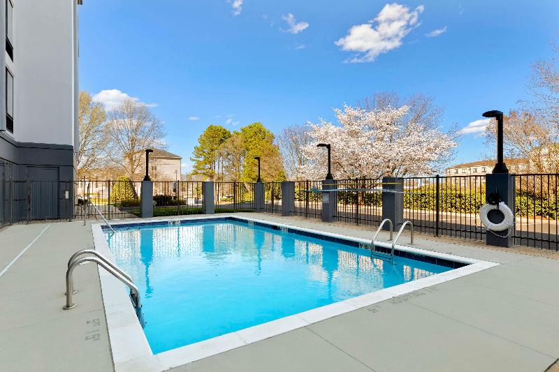 Spark By Hilton Greensboro image