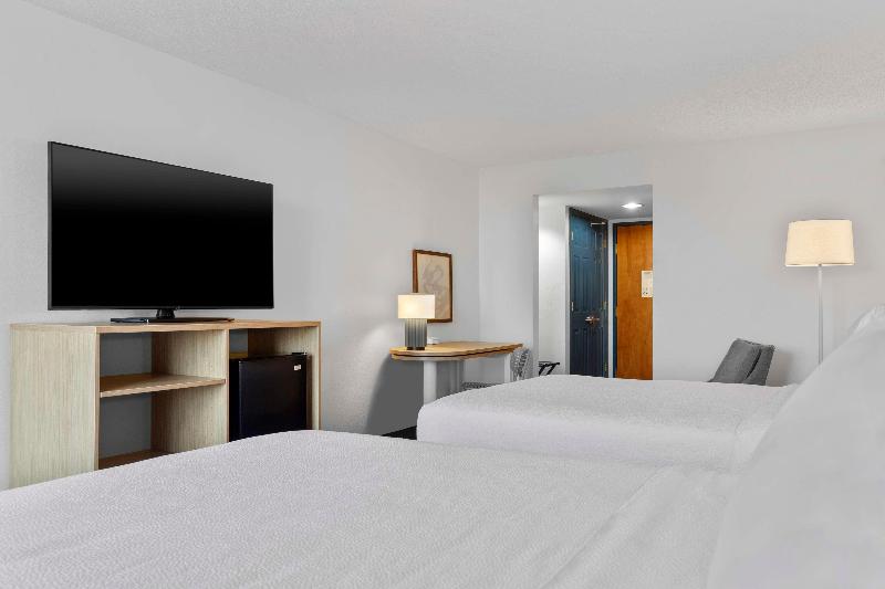Spark By Hilton Greensboro image